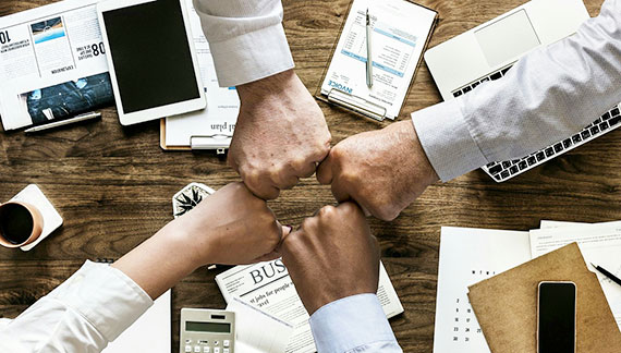 Biz Kimiz strateji ve gelistirme